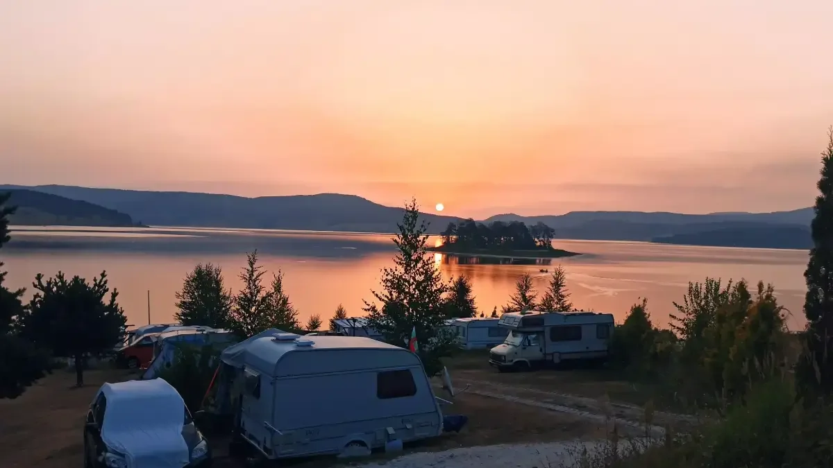 ЕКО КЪМПИНГ БАТАК